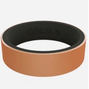 QALO Unisex Narrow Metallic Strata Silicone Ring